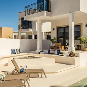 https://casa-gallo-luxurious-private-3bd-villas-in-the-heart-of-cabo.cabosanlucashotelsmexico.com